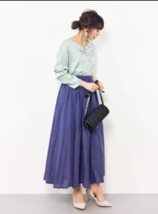 30代女性向け青・ブルーのマキシ丈スカートに関する参考画像
