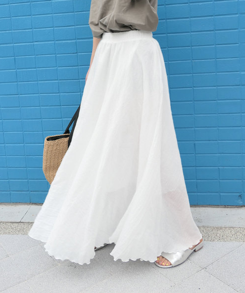 30代女性向け白・ホワイトのマキシ丈スカートに関する参考画像