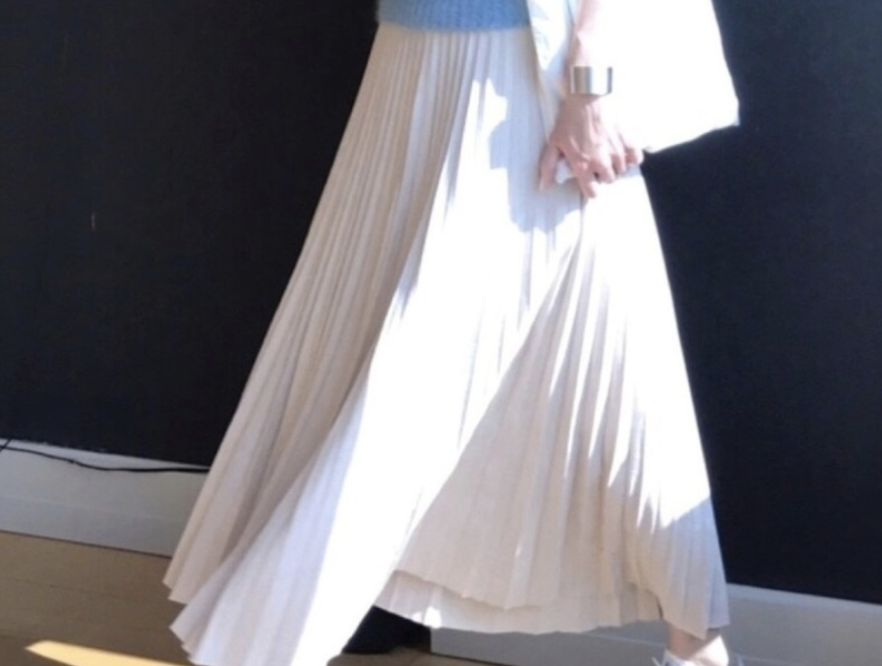 マキシ丈スカート（白・ホワイト）のおすすめコーデは？着こなし方を30代女性向けに紹介！ | ファッションコクシネル