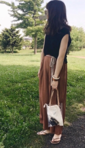 ビーチサンダルの30代女性向けコーディネートに関する参考画像