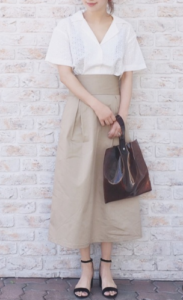 アンクルストラップサンダルの30代女性向けコーディネートに関する参考画像