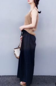 サボサンダルの30代女性向けコーディネートに関する参考画像