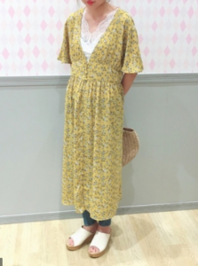サボサンダルの30代女性向けコーディネートに関する参考画像