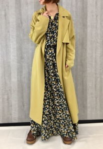 黒・ブラックのマキシ丈ワンピースの30代女性向けコーディネートに関する参考画像
