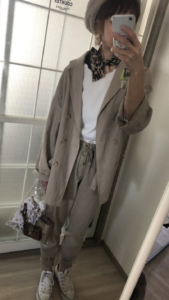 春コート レディースの色別コーデや組み合わせ トレンドカラーや30代の着こなし方を紹介 ファッションコクシネル