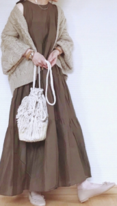 21年春 マキシ丈ワンピースの色別コーデや組み合わせ トレンドカラーや30代レディースの着こなし方を紹介 ファッションコクシネル