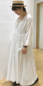 21年春 カシュクールワンピースの色別コーデや組み合わせ トレンドカラーや30代レディースの着こなし方を紹介