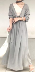 カシュクールワンピースの春コーデに関する参考画像