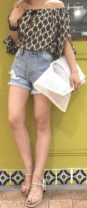 ショートパンツのペイズリー柄コーデに関する参考画像