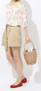 ショートパンツのペイズリー柄コーデに関する参考画像