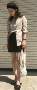 ショートパンツとバレエシューズのコーデに関する参考画像