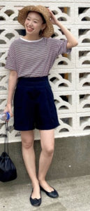ショートパンツとバレエシューズのコーデに関する参考画像