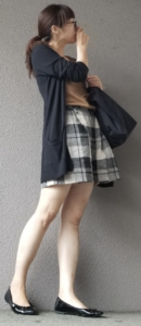 ショートパンツとバレエシューズのコーデに関する参考画像