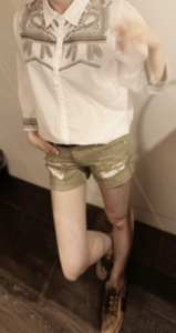 ダメージショートパンツのコーデに関する参考画像