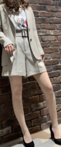 レディースジャケットの春コーデに関する参考画像