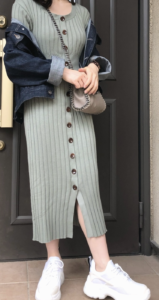 タイトワンピースの春コーデに関する参考画像
