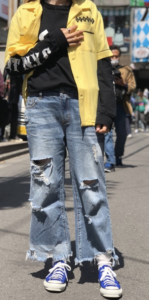 年ボーリングシャツの人気レディース春向けコーデや組み合わせ 30代女性向けの大人な着こなし方 ファッションコクシネル