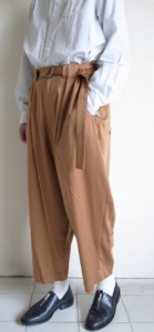 2021年春】クロップドパンツの人気色別コーデや組み合わせ！トレンド 