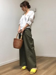 2020夏向けぺたんこサンダル緑・グリーンコーデに関する参考画像