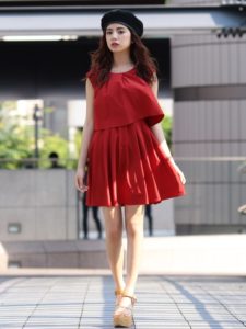 21年夏 フレアワンピースの人気色別コーデや組み合わせ トレンドや30代女性向けの合わせ方 ファッションコクシネル