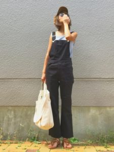 【2020年夏】女性トングサンダルの人気色別コーデの参考画像