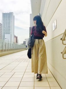 2020夏向けシャワーサンダル紫・パープルコーデに関する参考画像