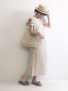 【2020年夏】レディースサンダルの人気色別コーデの参考画像