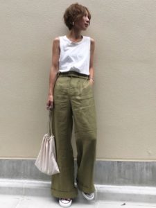 21年夏 レディースリネンパンツの人気色別コーデや組み合わせ トレンドや30代女性向けの合わせ方 ファッションコクシネル