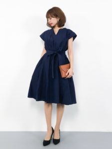 21年夏 フレアワンピースの人気色別コーデや組み合わせ トレンドや30代女性向けの合わせ方 ファッションコクシネル