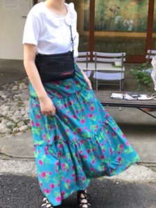 2020夏向けラバーサンダル青・ブルーコーデに関する参考画像