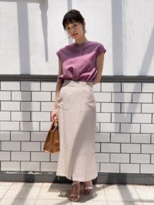 21年夏 ノースリーブブラウスの人気色別コーデや組み合わせ トレンドや30代女性向けの合わせ方