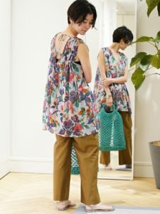 2020夏向けラバーサンダル黄色・イエローコーデに関する参考画像