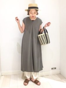 【2020年夏】かごバッグの人気色別コーデの参考画像