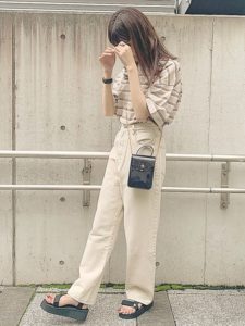 【2020年夏】レディースデニムパンツの人気色別コーデの参考画像