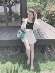 【2020年夏】かごバッグの人気色別コーデの参考画像