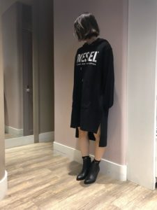 21年夏 スウェットワンピースの人気色別コーデや組み合わせ トレンドや30代女性向けの合わせ方 21年夏 スウェットワンピースの人気色別コーデや組み合わせ トレンドや30代女性向けの合わせ方
