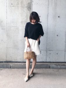 【2020年夏】かごバッグの人気色別コーデの参考画像