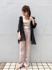 21年夏 七分袖ブラウスの人気色別コーデや組み合わせ トレンドや30代女性向けの合わせ方 ファッションコクシネル