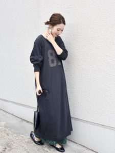 21年夏 スウェットワンピースの人気色別コーデや組み合わせ トレンドや30代女性向けの合わせ方