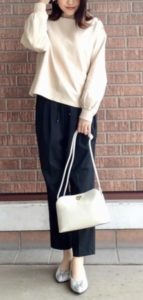 ヒールパンプスの色別コーデに関する参考画像