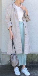リネンコートの春コーデに関する参考画像