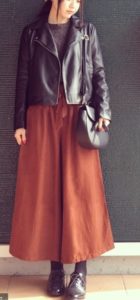 スカンツの春コーデに関する参考画像