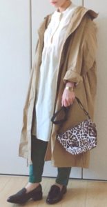 チュニックワンピースの春コーデに関する参考画像