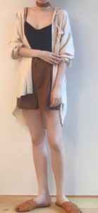 レディースショートパンツとぺたんこサンダルのコーデに関する参考画像