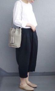 サルエルパンツの春向けコーデに関する参考画像