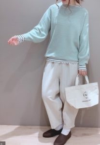 サルエルパンツの春向けコーデに関する参考画像