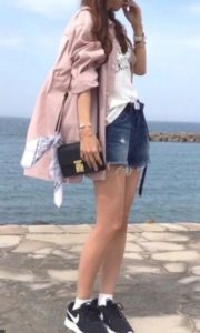 ダメージショートパンツのコーデに関する参考画像