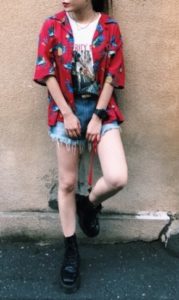 ダメージショートパンツのコーデに関する参考画像