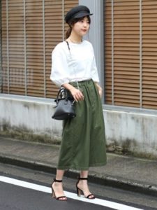 スストラップサンダルの人気色別コーデ