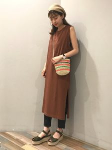 2020夏向けジュートサンダル緑・グリーンコーデに関する参考画像